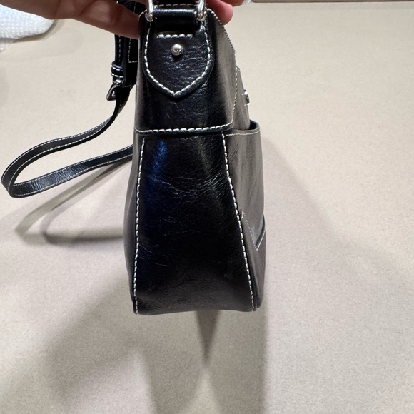 Etienne Aigner Black Shoulder Bag with Structured Design - Picture 6 of 11